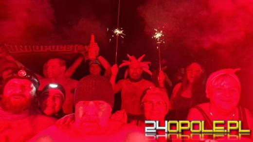 W lodowatej kąpieli przywitali Nowy Rok