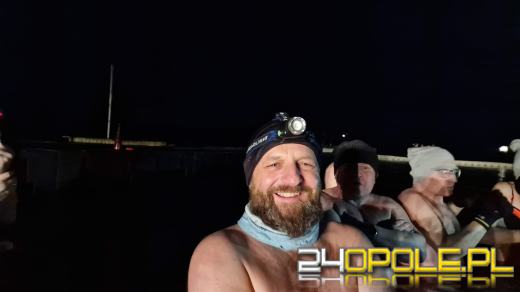 W lodowatej kąpieli przywitali Nowy Rok