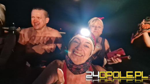 W lodowatej kąpieli przywitali Nowy Rok