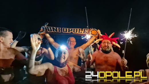 W lodowatej kąpieli przywitali Nowy Rok