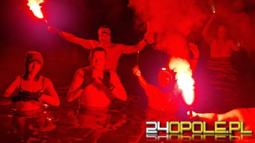 W lodowatej kąpieli przywitali Nowy Rok