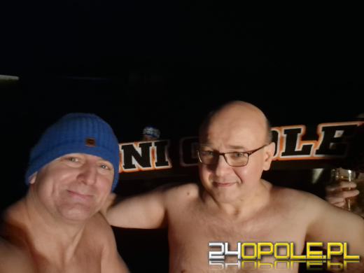 W lodowatej kąpieli przywitali Nowy Rok