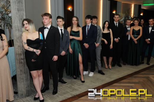 Rozpoczęły się zabawy studniówkowe