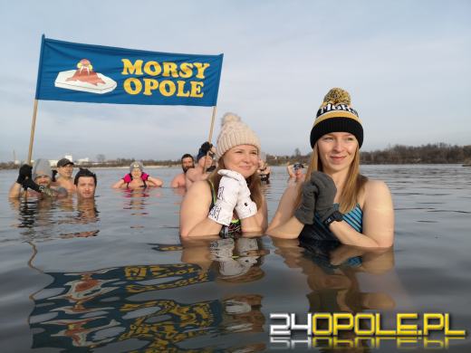 Morsy zanurzyły się w Kąpielisku Bolko. Tak świętują Trzech Króli