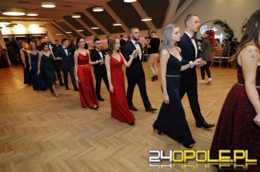 Do matury zostało 115 dni. Maturzyści bawią się na studniówkach