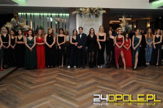 Do matury zostało 115 dni. Maturzyści bawią się na studniówkach