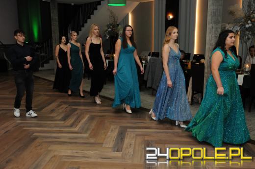 Do matury zostało 115 dni. Maturzyści bawią się na studniówkach