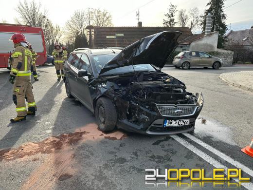 Zderzenie pojazdów na ulicy Prószkowskiej w Opolu