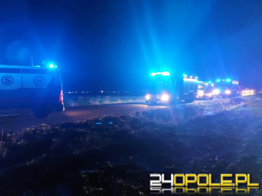 Samochód osobowy dachował na trasie Strzelce Opolskie - Dolna