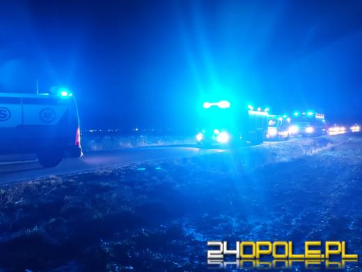 Samochód osobowy dachował na trasie Strzelce Opolskie - Dolna