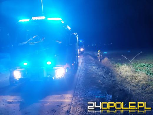 Samochód osobowy dachował na trasie Strzelce Opolskie - Dolna