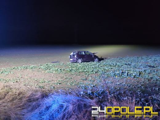 Samochód osobowy dachował na trasie Strzelce Opolskie - Dolna