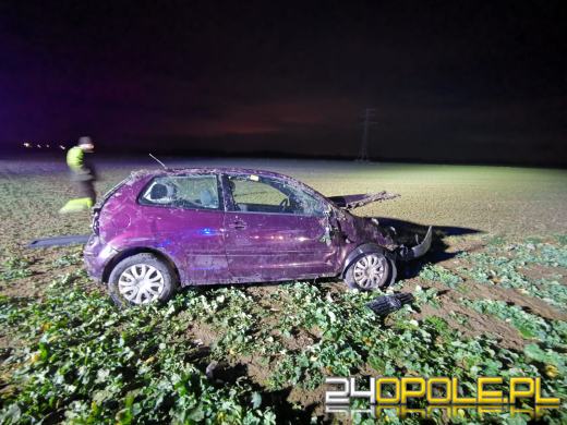 Samochód osobowy dachował na trasie Strzelce Opolskie - Dolna