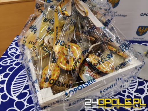 Urząd Marszałkowski przekazał fanty na licytację WOŚP 