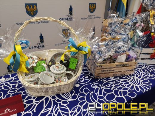 Urząd Marszałkowski przekazał fanty na licytację WOŚP 