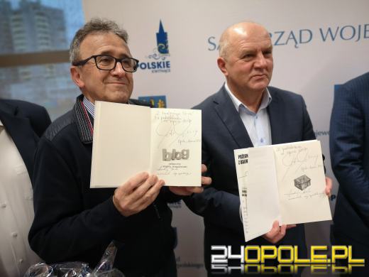 Urząd Marszałkowski przekazał fanty na licytację WOŚP 