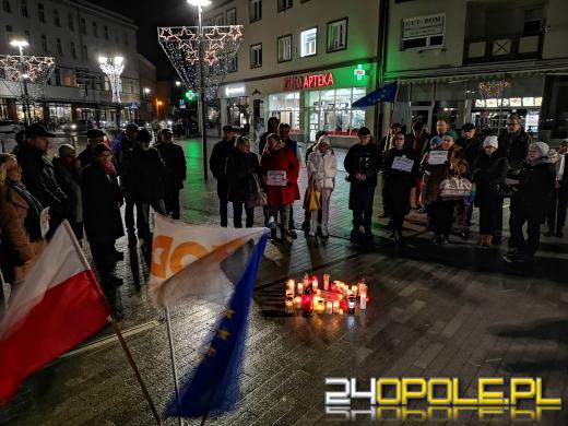 Mijają 4 lata od tragicznej śmierci Pawła Adamowicza. Opolanie zapalili znicze