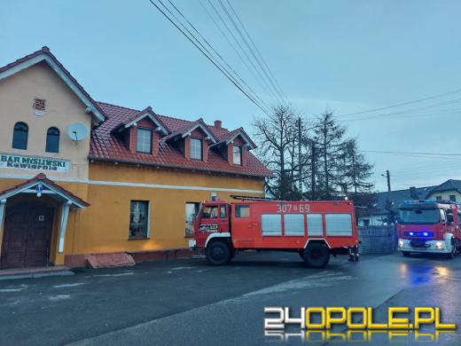 Pożar lokalu w Ochodzach. Na miejscu 9 zastępów straży