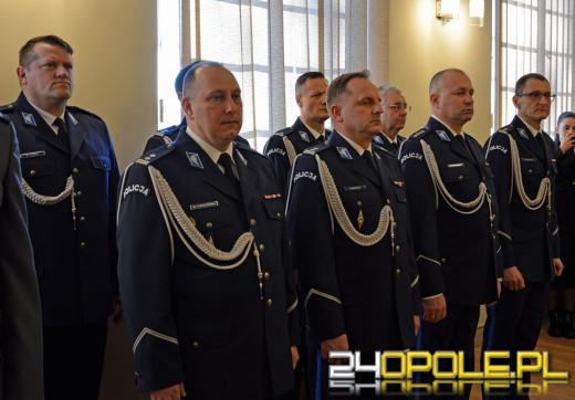Słowa roty ślubowania wypowiedziało dzisiaj 43 nowych funkcjonariuszy