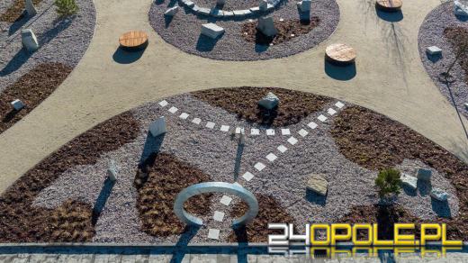 Ogród chiński gotowy. Nowy wygląd placu na kampusie Politechniki Opolskiej