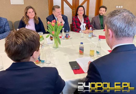 Minister Czarnek deklaruje przywrócenie godzin języka niemieckiego jako języka mniejszości