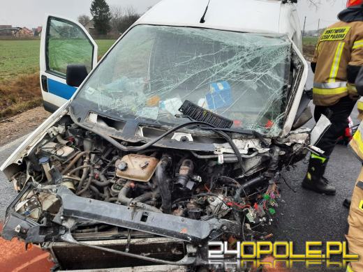 Zderzenie pojazdów w powiecie namysłowskim. 5 osób zostało rannych