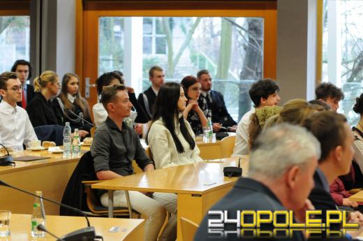 Podsumowanie pierwszej edycji projektu "Opolskie dla młodzieży"