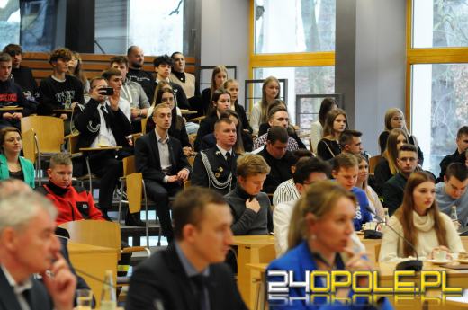 Podsumowanie pierwszej edycji projektu "Opolskie dla młodzieży"