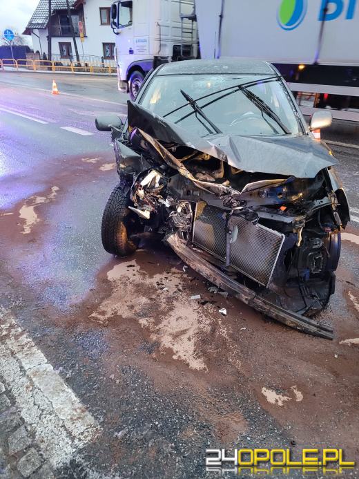 Zderzenie pojazdów na DK 46 w Schodni