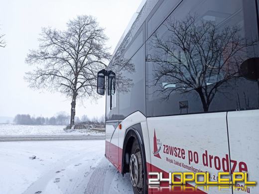 Autobusy miejskie nie radzą sobie z trudnymi warunkami zimowymi