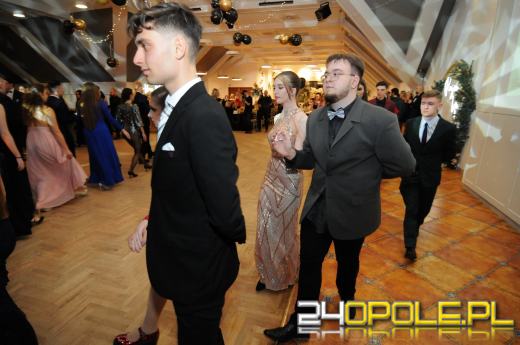 Zobacz zdjęcia ze Studniówki TEB Edukacja w Opolu