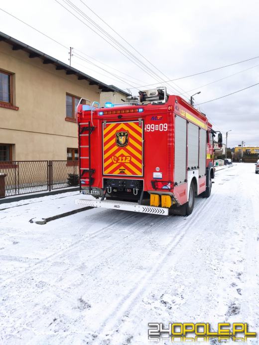Pięć zastępów straży walczyło z pożarem przewodu kominowego w Zawadzkiem
