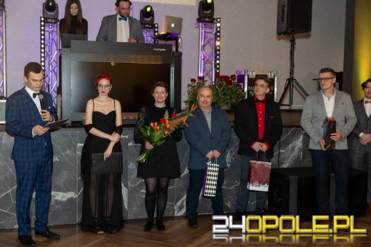 Zobacz zdjęcia ze Studniówki "Opolskiego Elektryczniaka"