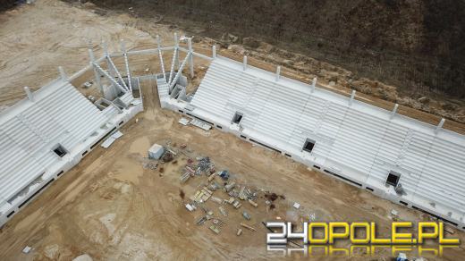 Rośnie Stadion Opolski. Widać już budynek klubowy