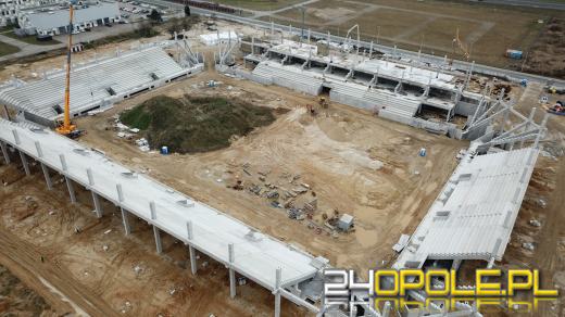 Rośnie Stadion Opolski. Widać już budynek klubowy