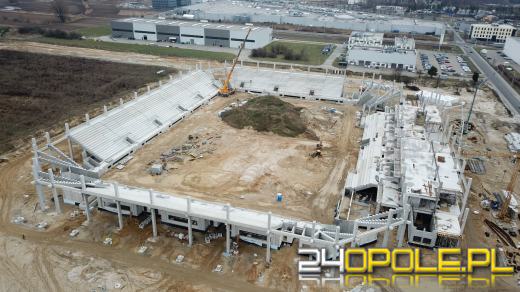 Rośnie Stadion Opolski. Widać już budynek klubowy