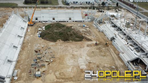 Rośnie Stadion Opolski. Widać już budynek klubowy