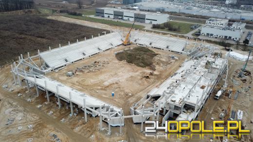 Rośnie Stadion Opolski. Widać już budynek klubowy