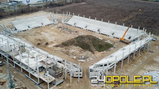Rośnie Stadion Opolski. Widać już budynek klubowy
