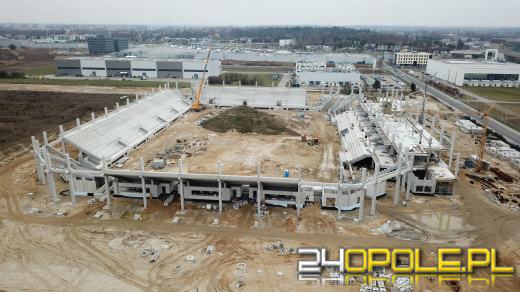 Rośnie Stadion Opolski. Widać już budynek klubowy