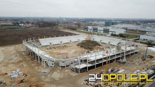 Rośnie Stadion Opolski. Widać już budynek klubowy