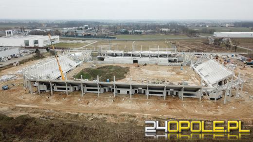 Rośnie Stadion Opolski. Widać już budynek klubowy