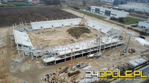 Rośnie Stadion Opolski. Widać już budynek klubowy