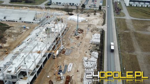 Rośnie Stadion Opolski. Widać już budynek klubowy
