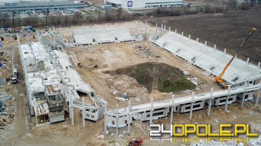 Rośnie Stadion Opolski. Widać już budynek klubowy