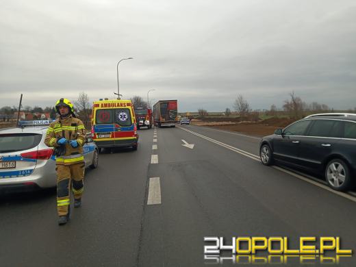 Dwie osoby poszkodowane w zderzeniu pojazdów w powiecie nyskim