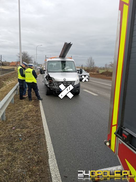 Dwie osoby poszkodowane w zderzeniu pojazdów w powiecie nyskim