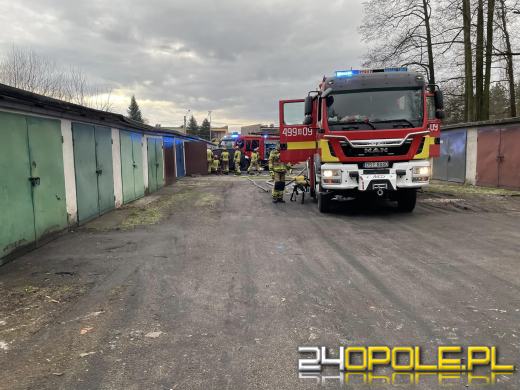 Pożar garażu w Zawadzkiem