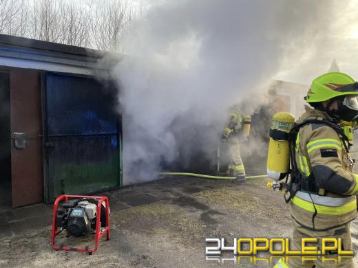 Pożar garażu w Zawadzkiem