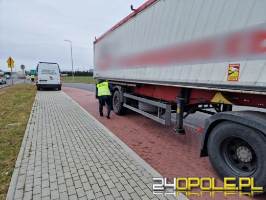 Zdezelowane opony, wycieki i usterki. Tak jeżdżą pojazdy po drogach